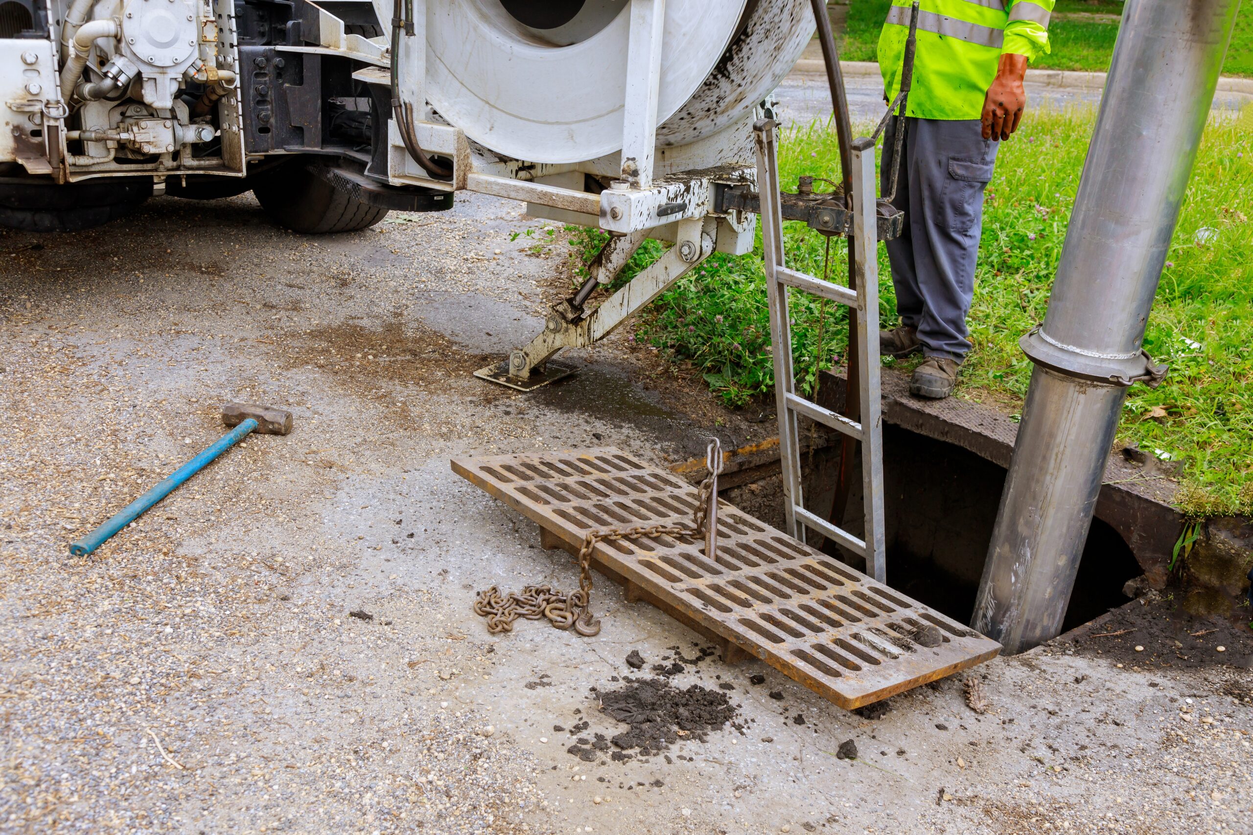 sewage industrial cleaning truck clean blockage in 2023 11 27 05 11 34 utc scaled